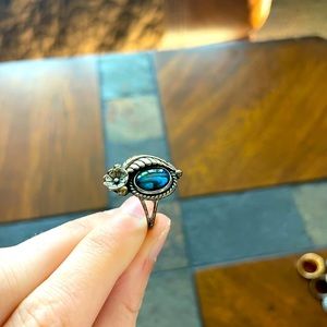 Vintage flower ring